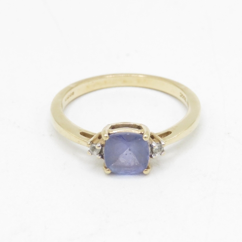 100 - 9ct gold cushion cut tanzanite & white gemstone dress ring, claw set (2.2g) Size  N 1/2