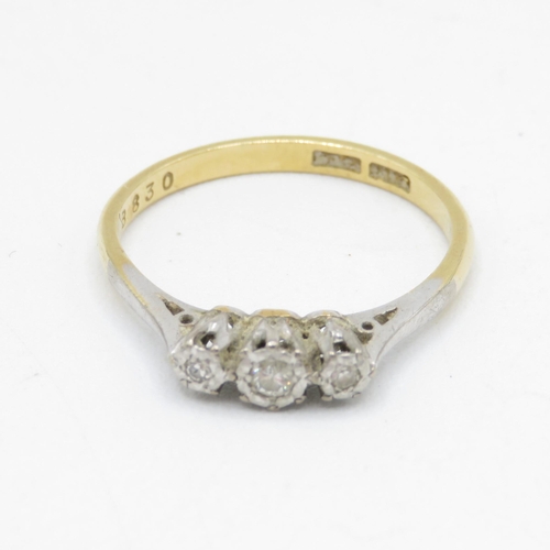 108 - 18ct gold vintage diamond three stone ring (2.5g) Size  P