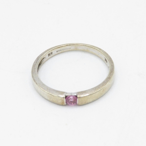 23 - 9ct gold pink sapphire ring (1.8g) Size  K 1/2