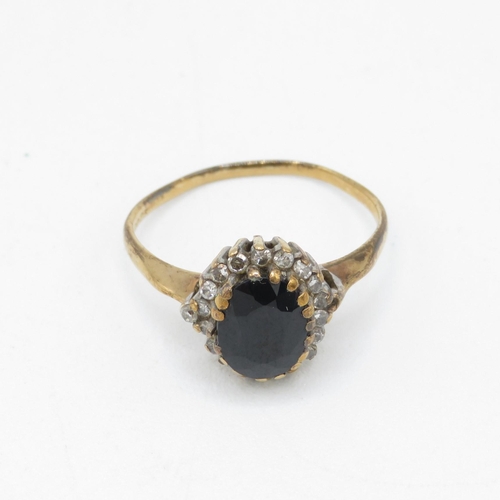 40 - 9ct gold vintage sapphire & diamond cluster ring (1.9g) AS SEEN - MISHAPEN Size  N 1/2