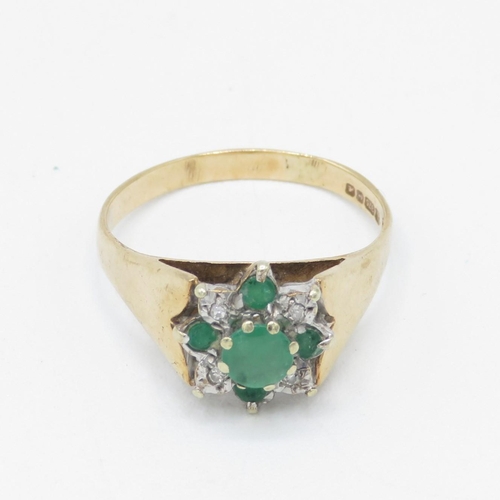 5 - 9ct gold 1970's emerald & diamond cluster ring (3.2g) Size  O 1/2