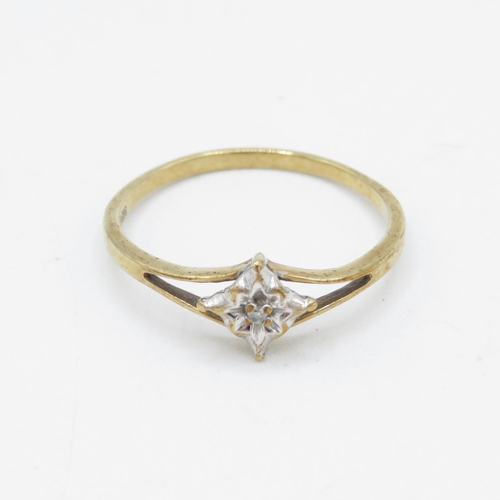 84 - 9ct gold diamond dress ring (1.1g) Size  N