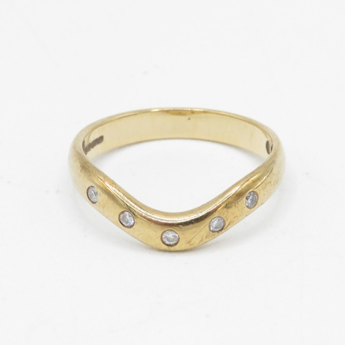 99 - 9ct gold diamond wishbone ring (2.7g) Size  P