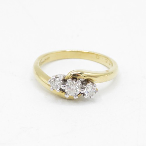 87 - 18ct gold vintage diamond three stone ring, total diamond weight: 0.25ct (approximately) (3.8g) Size... 