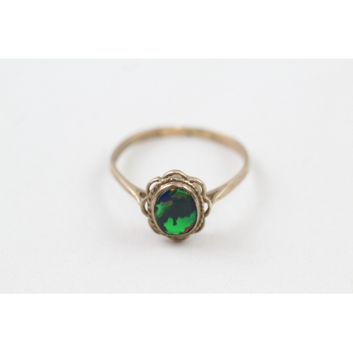 103 - 9ct gold vintage synthetic opal double dress ring (1.6g) Size  P