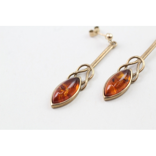 120 - 9ct gold amber drop earrings (3g)