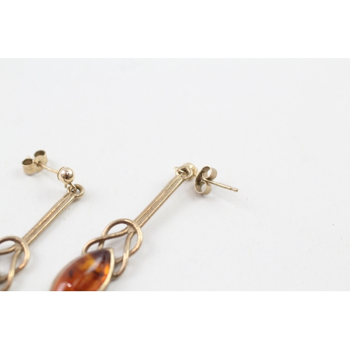 120 - 9ct gold amber drop earrings (3g)