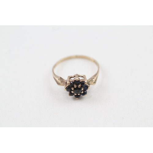 130 - 9ct gold vintage sapphire floral cluster dress ring (1.3g) AS SEEN - MISHAPEN Size  M