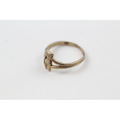 136 - 9ct gold animal dress ring with split shoulders (1.2g) AS SEEN - MISHAPEN Size  I