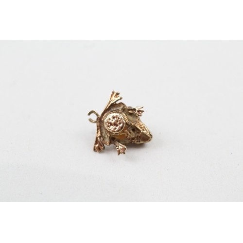 172 - 9ct gold vintage aurora borealis frog charm (1.2g)