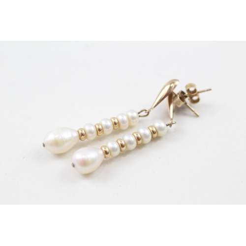 174 - 9ct gold cultured pearl drop earrings with posts (2.3g)