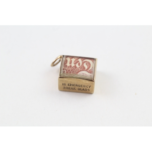 190 - 9ct gold vintage 'in emergency break glass' bank note charm (2.3g)