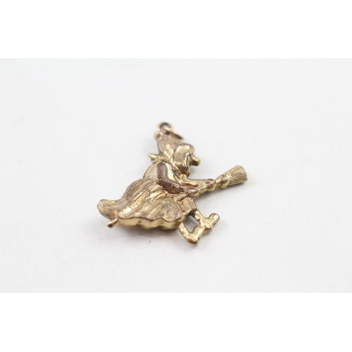 194 - 9ct gold vintage witch charm (2g)