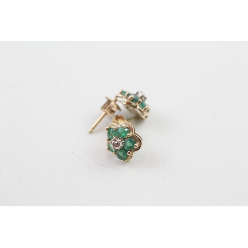 199 - 9ct gold emerald and diamond floral stud earrings (1.2g)