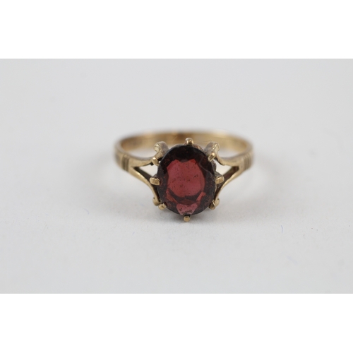 218 - 9ct gold vintage garnet dress ring (2.5g) Size  N