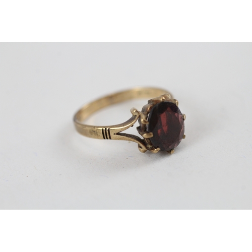 218 - 9ct gold vintage garnet dress ring (2.5g) Size  N