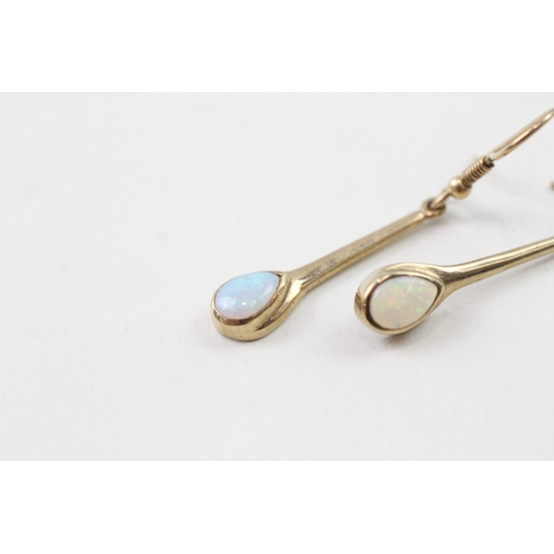 26 - 9ct gold opal drop earrings (2.5g)