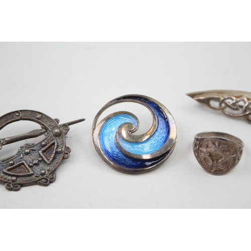 349 - A collection of silver Celtic jewellery including Ola Gorie (28g)