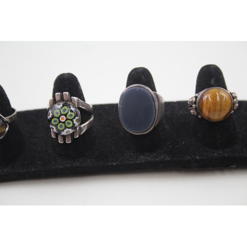 351 - A collection of silver rings including Caithness Glass (49g)