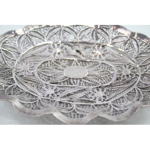 359 - Antique / Vintage .950 Silver Filigree Decorative Pin / Trinket Dish (56g)