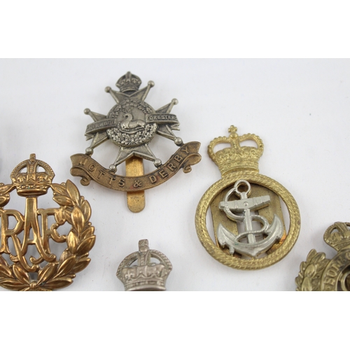 390 - Military Cap Badges Inc Yorks & Lancs, DLI, Buffs, Etc x 10