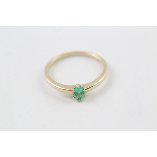 41 - 9ct gold emerald solitaire ring (1.4g) Size  O