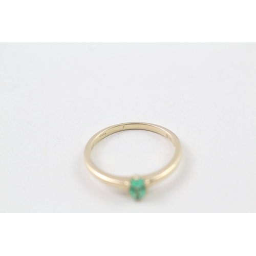 41 - 9ct gold emerald solitaire ring (1.4g) Size  O