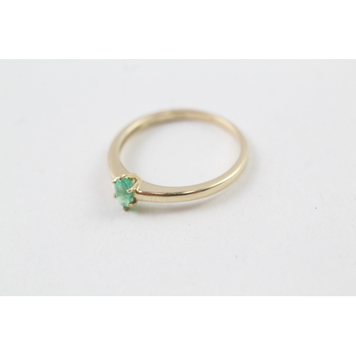 41 - 9ct gold emerald solitaire ring (1.4g) Size  O