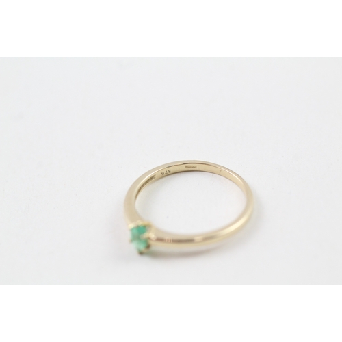 41 - 9ct gold emerald solitaire ring (1.4g) Size  O