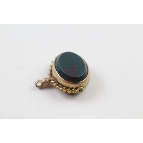 42 - 9ct gold vintage carnelian & bloodstone spinning fob (4.1g)