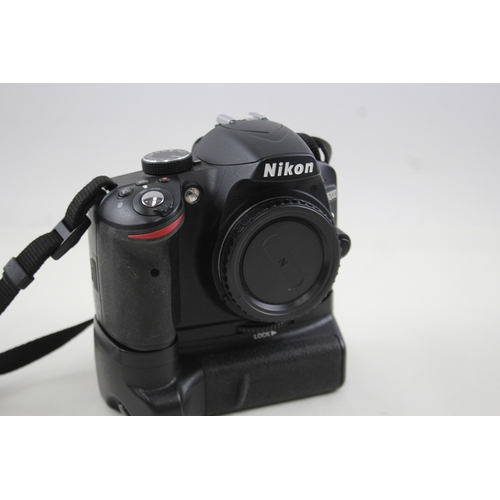 443 - Nikon D3200 DSLR Digital Camera Working Body Only w/ Battery Pack & Manual