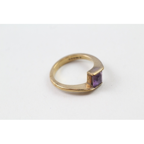 47 - 9ct gold square cut amethyst cross over dress ring (3.4g) Size  L