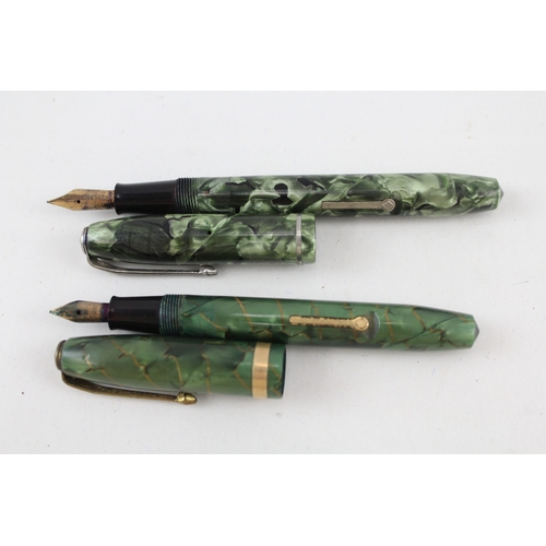 493 - 2 x Vintage Conway Stewart Green Fountain Pens w/ 14ct Nibs Inc 84, 75 Etc