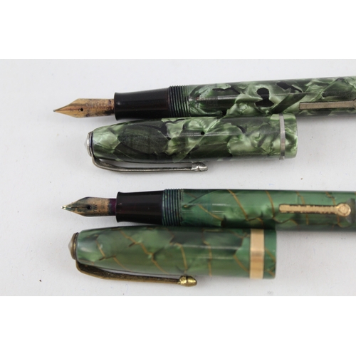 493 - 2 x Vintage Conway Stewart Green Fountain Pens w/ 14ct Nibs Inc 84, 75 Etc