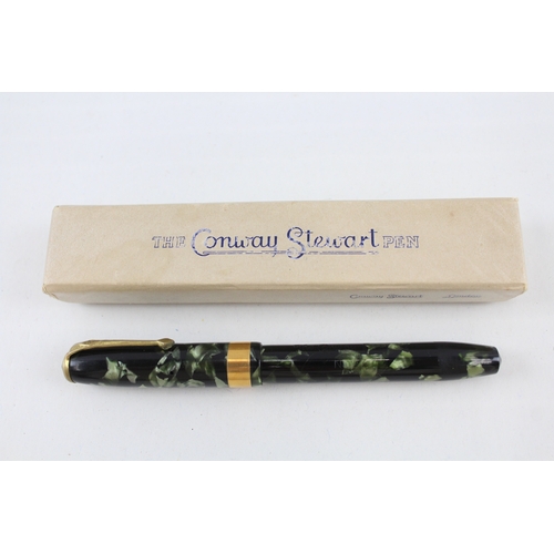 498 - Vintage Conway Stewart No.27 Green FOUNTAIN PEN w/ 14ct Gold Nib WRITING