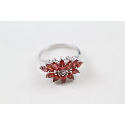 51 - 9ct gold red gemstone cluster ring (4.2g) Size  N