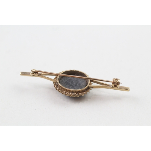 99 - 9ct gold vintage opal cabochon bar brooch (2.9g)