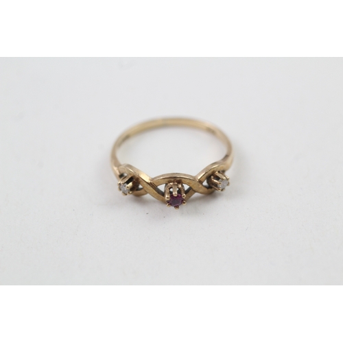 19 - 9ct gold vintage ruby and diamond trilogy dress ring (1.5g) Size  L 1/2