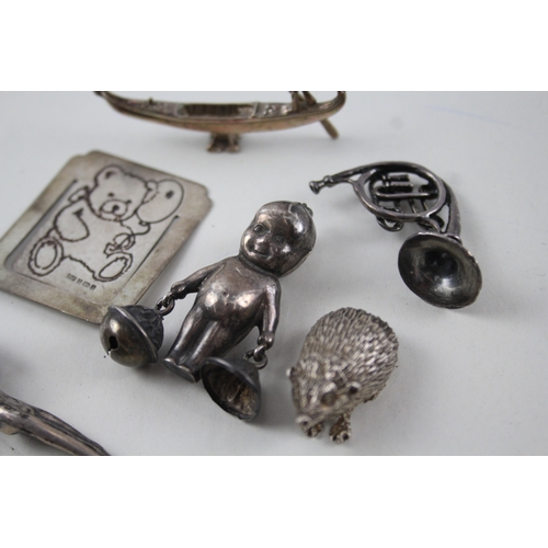 385 - 6 x Antique / Vintage .800 & .925 Sterling Silver Novelty Trinkets (68g)