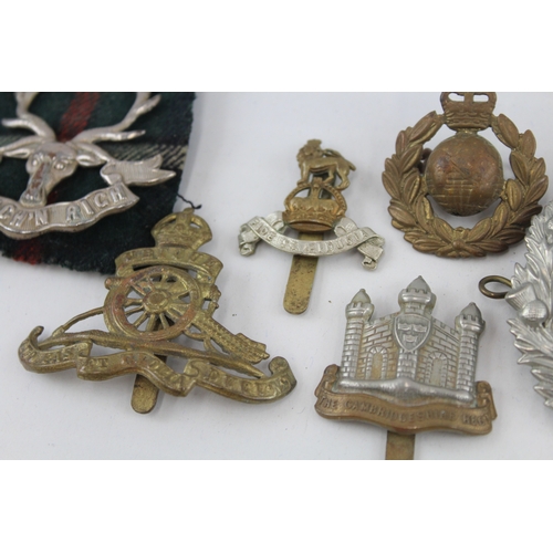 391 - Military Cap Badges Inc Royal Marines, Lincolns, A&SH, Etc x 10