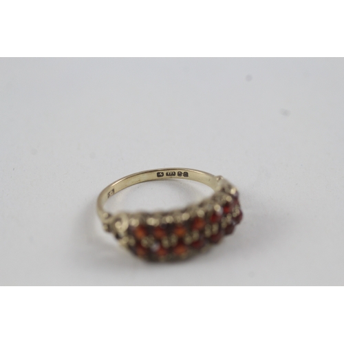 6 - 9ct gold vintage garnet double row dress ring (2.3g) Size  M