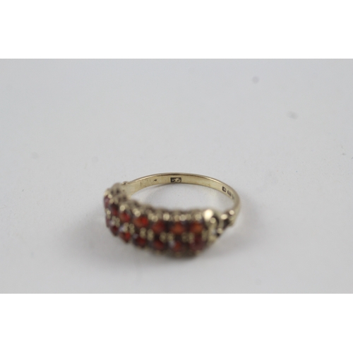 6 - 9ct gold vintage garnet double row dress ring (2.3g) Size  M