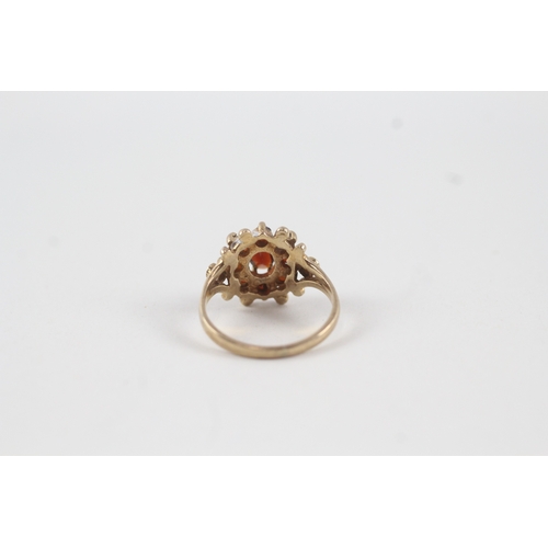 70 - 9ct gold vintage garnet cluster dress ring (2.6g) Size  L