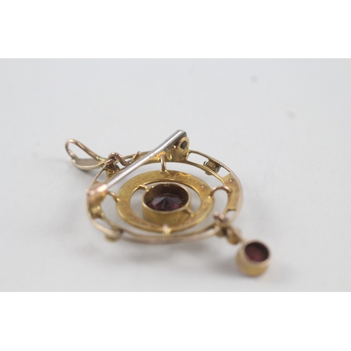 72 - 9ct gold antique garnet and seed pearl brooch with bail (3.3g)