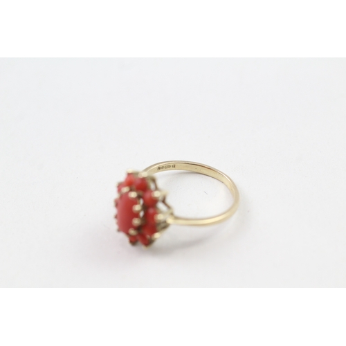 85 - 9ct gold vintage coral halo dress ring (2.3g) Size  M