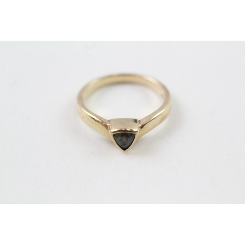 96 - 9ct gold blue gemstone ring (2.5g) Size  I 1/2