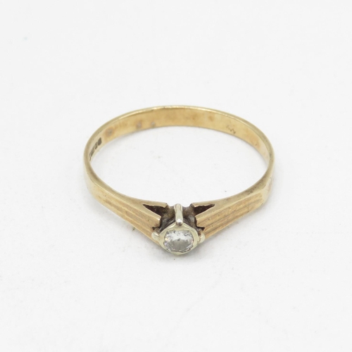 19 - 9ct gold vintage diamond solitaire ring (1.2g) Size  L