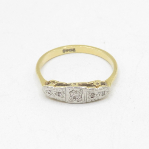 44 - 18ct gold vintage diamond ring (2.4g) Size  N