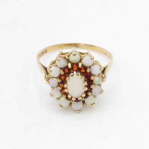 46 - 9ct gold vintage opal & garnet dress ring, claw set (2.7g) Size  Q