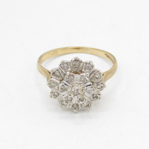 7 - 9ct gold vintage diamond cluster ring (2.2g) Size  K